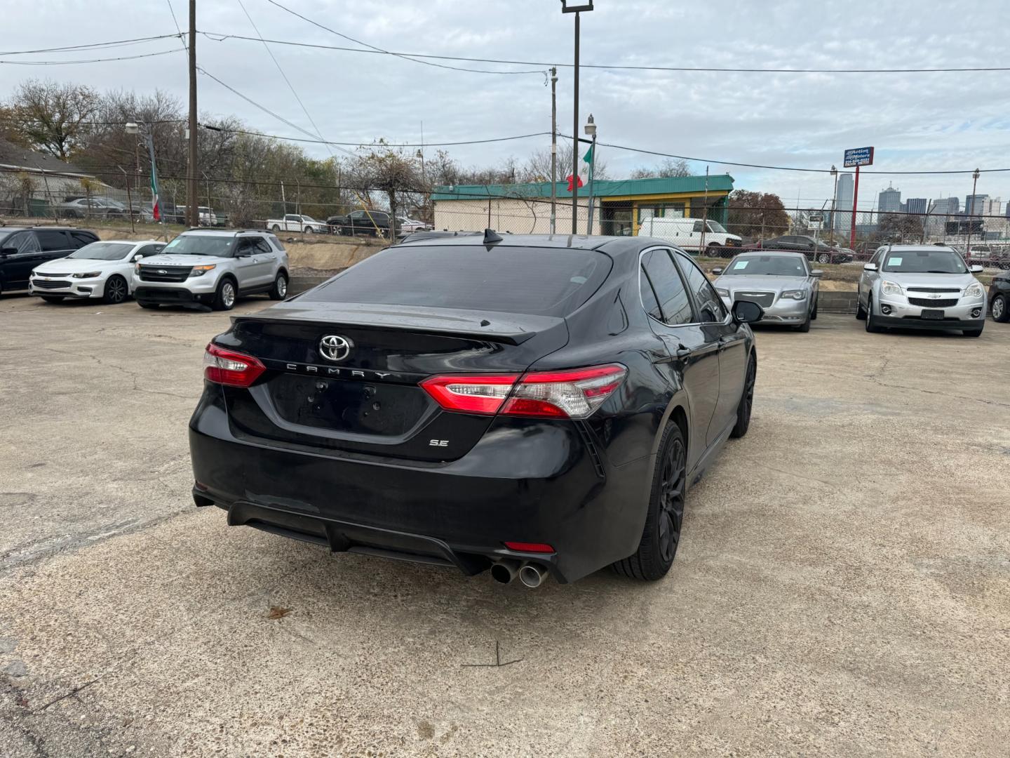 2019 Toyota Camry LE (4T1B11HK0KU) with an 2.5L L4 DOHC 16V engine, 8A transmission, located at 945 E. Jefferson Blvd, Dallas, TX, 75203, (214) 943-7777, 32.752514, -96.811630 - Photo#3